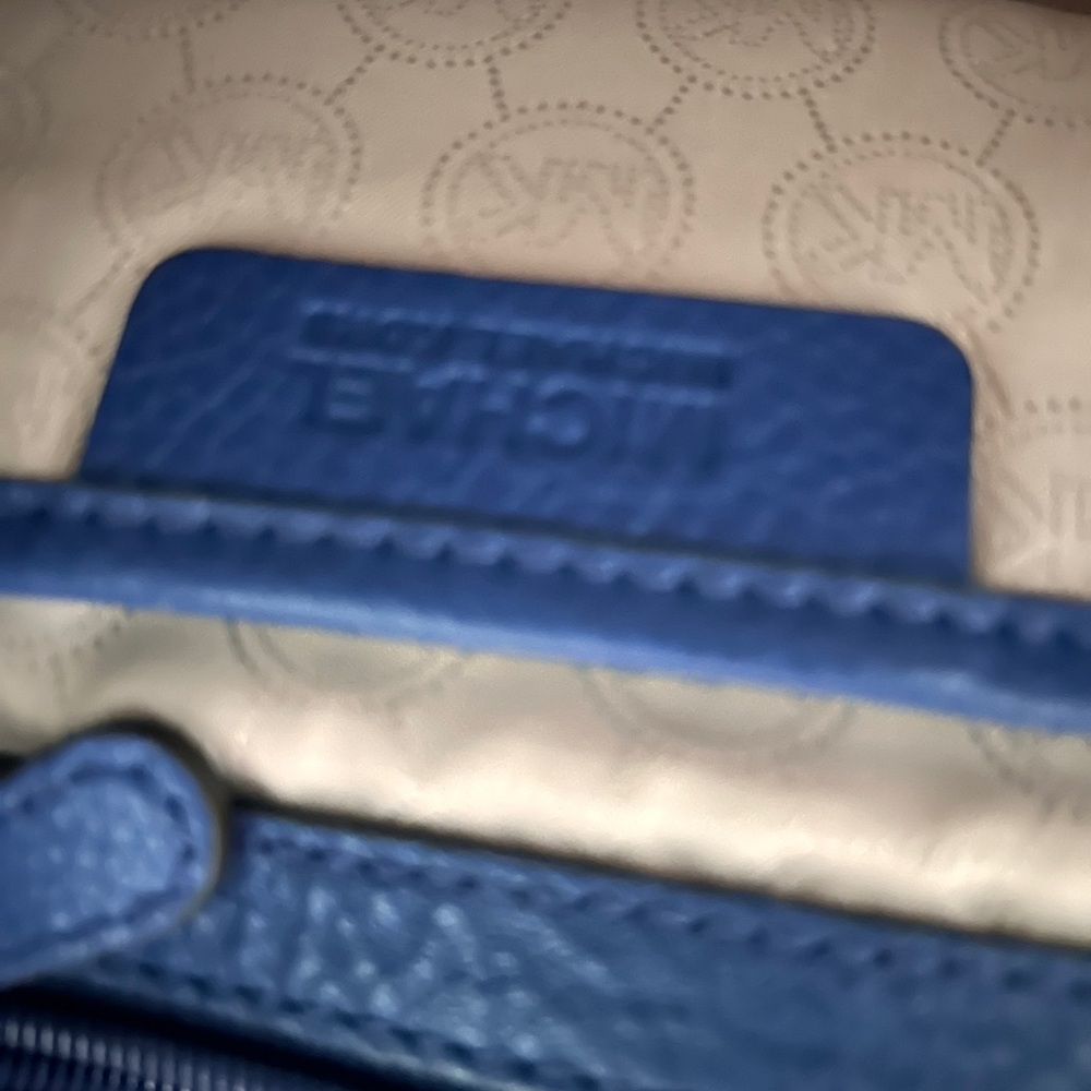 Michael Kors Navy Blue Pebbled Leather Shoulder Bag with New Crossbody Strap - Picture 4 of 14